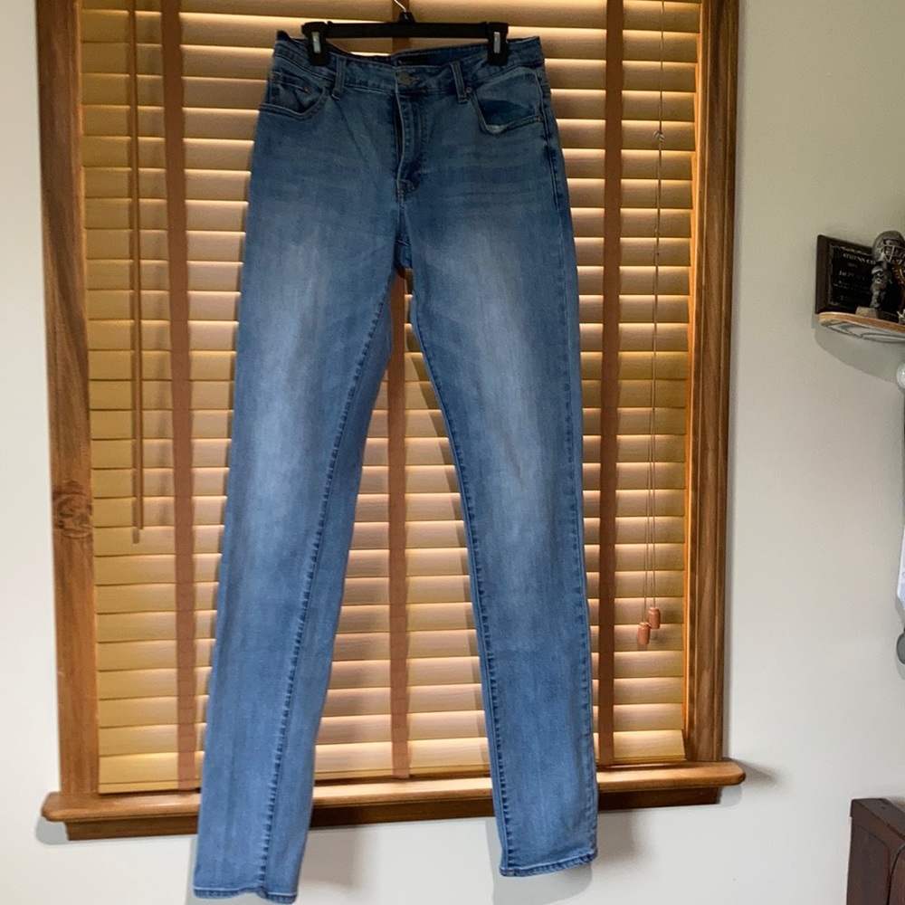 American Tall blue jeans. Good condition. 34 x 40  gently used.